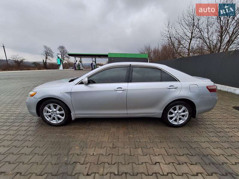 Седан Toyota Camry 2008 в Чернівцях