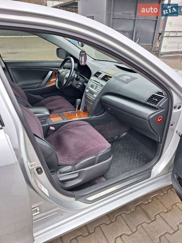 Седан Toyota Camry 2008 в Чернівцях