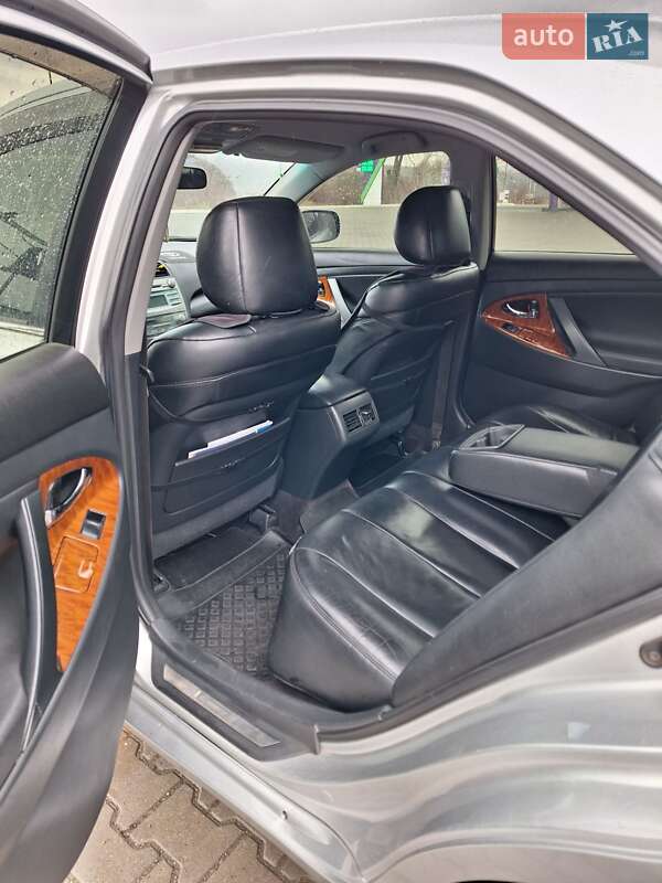 Седан Toyota Camry 2008 в Чернівцях