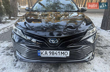 Седан Toyota Camry 2020 в Києві