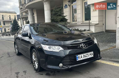 Седан Toyota Camry 2017 в Києві