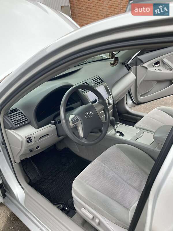 Седан Toyota Camry 2011 в Кропивницькому