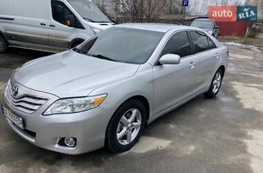 Седан Toyota Camry 2011 в Кропивницком