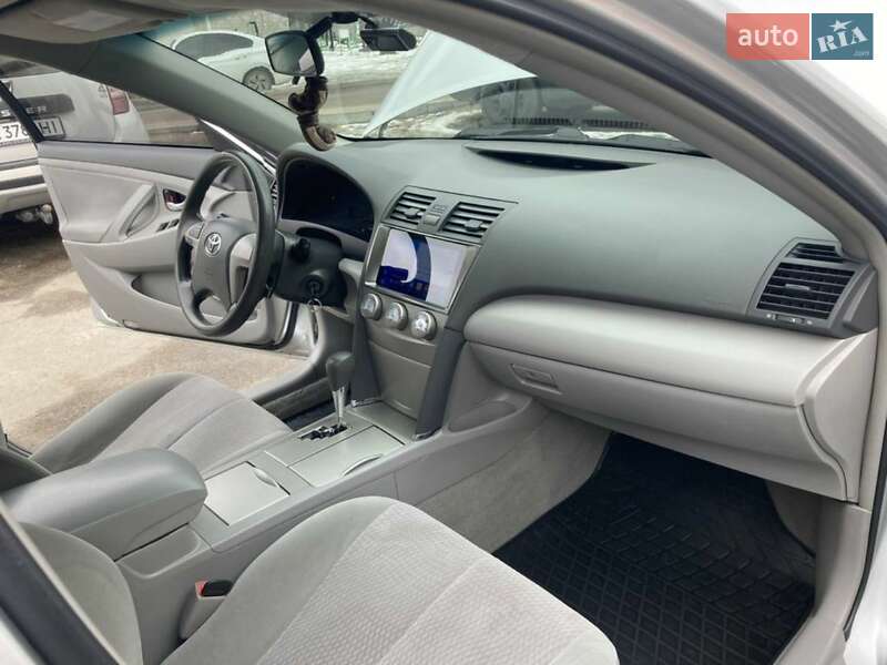 Седан Toyota Camry 2011 в Кропивницькому