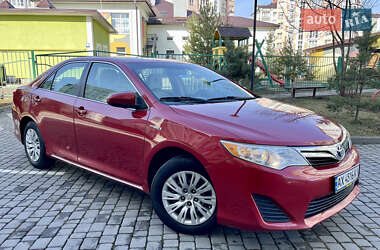 Седан Toyota Camry 2013 в Ивано-Франковске