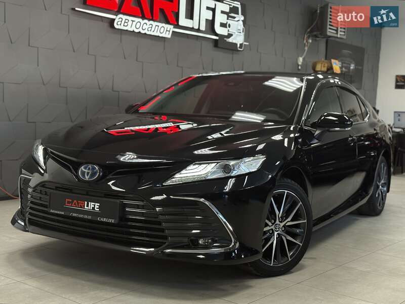 Седан Toyota Camry 2023 в Тернополі