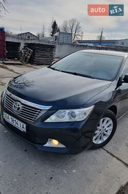 Седан Toyota Camry 2013 в Киеве