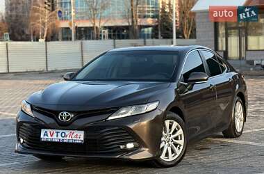 Седан Toyota Camry 2019 в Кривом Роге