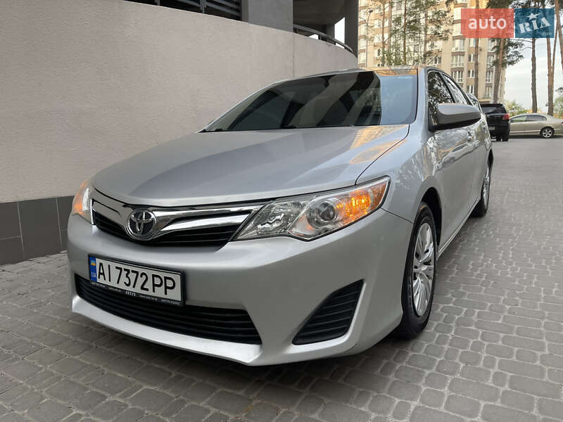 Седан Toyota Camry 2013 в Броварах
