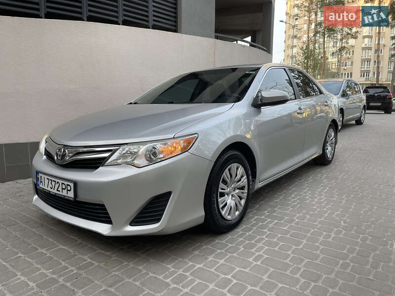 Седан Toyota Camry 2013 в Броварах
