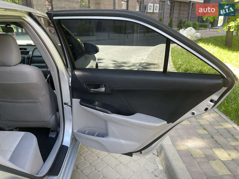 Седан Toyota Camry 2013 в Броварах