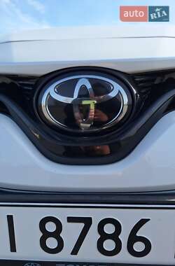 Седан Toyota Camry 2018 в 
