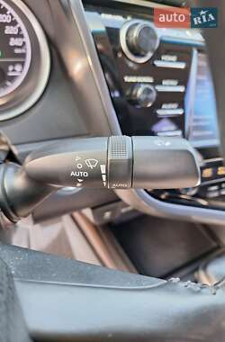 Седан Toyota Camry 2018 в 