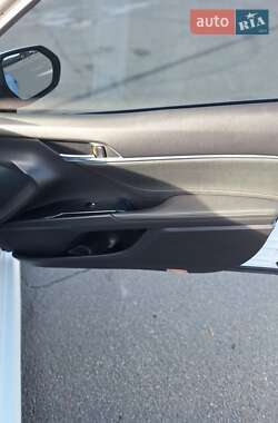 Седан Toyota Camry 2018 в 