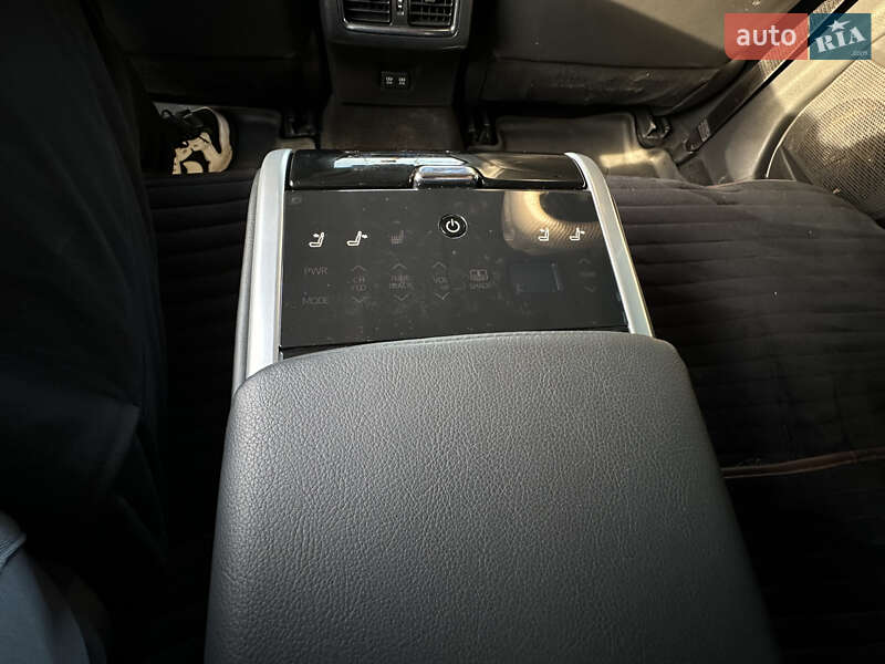 Седан Toyota Camry 2017 в Харькове