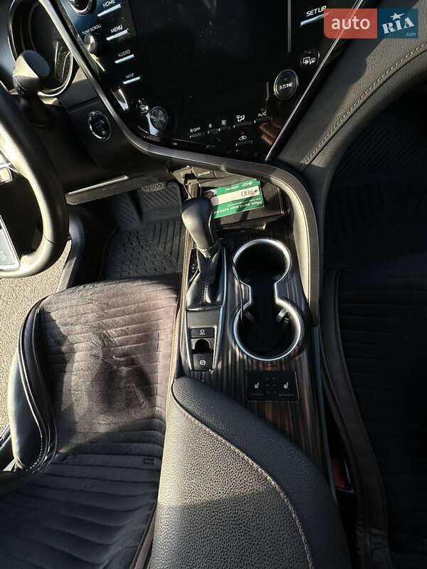 Седан Toyota Camry 2017 в Харькове