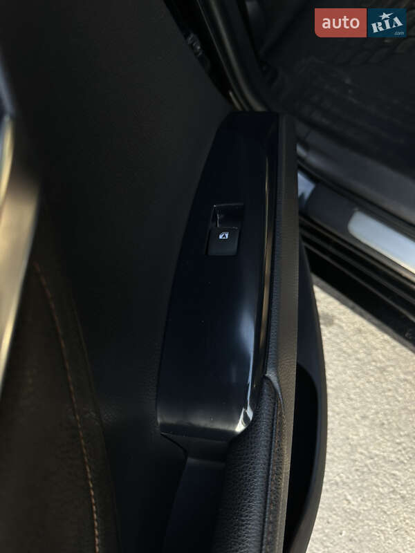 Седан Toyota Camry 2017 в Харькове