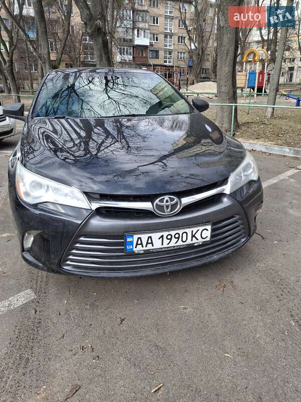 Седан Toyota Camry 2016 в 