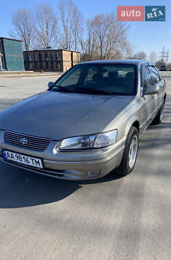 Седан Toyota Camry 1997 в Чернігові