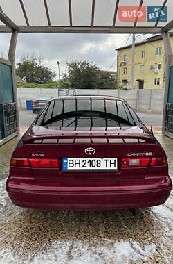 Седан Toyota Camry 1997 в Одессе