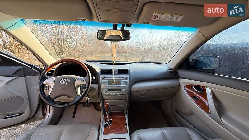 Седан Toyota Camry 2008 в Надвірній