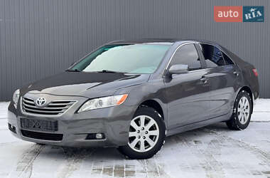 Седан Toyota Camry 2007 в Сарнах