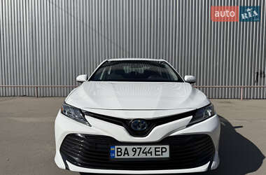 Седан Toyota Camry 2020 в Кропивницком