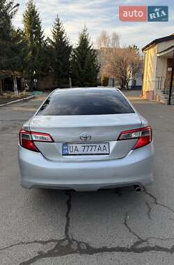 Седан Toyota Camry 2014 в 