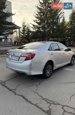 Седан Toyota Camry 2014 в 