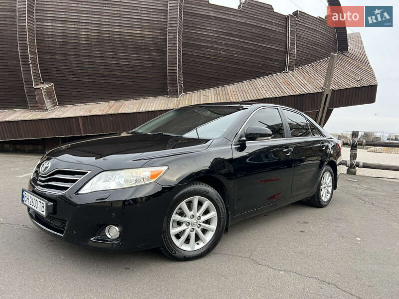 Седан Toyota Camry 2011 в Одессе