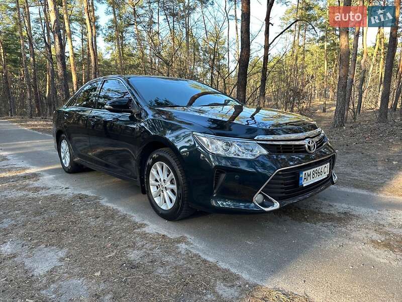 Седан Toyota Camry 2016 в 