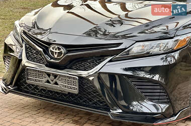 Седан Toyota Camry 2023 в Киеве