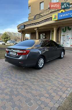 Седан Toyota Camry 2013 в 