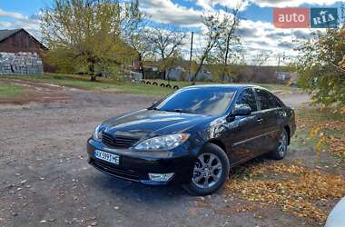 Седан Toyota Camry 2004 в 