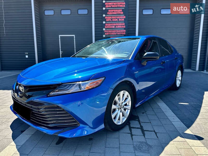 Седан Toyota Camry 2019 в 