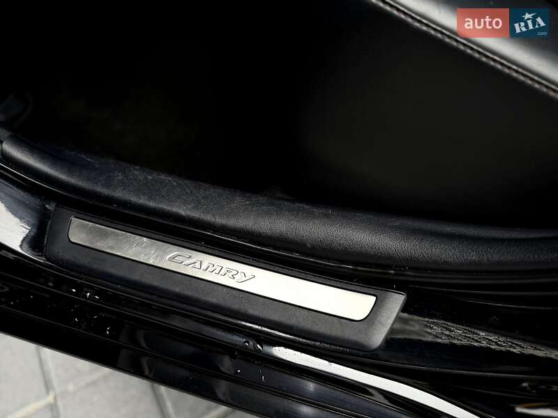 Седан Toyota Camry 2012 в Львове