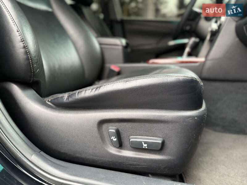 Седан Toyota Camry 2012 в Львове
