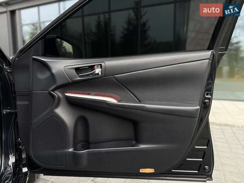 Седан Toyota Camry 2012 в Львове