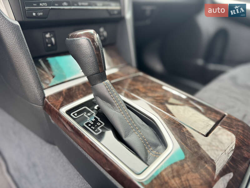Седан Toyota Camry 2016 в Харкові