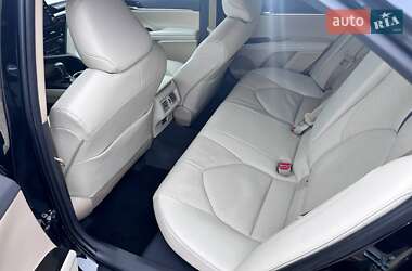 Седан Toyota Camry 2021 в 