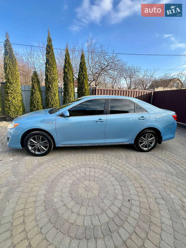 Седан Toyota Camry 2013 в Львові