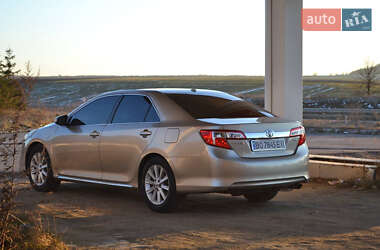 Седан Toyota Camry 2013 в 