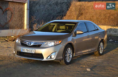 Седан Toyota Camry 2013 в 