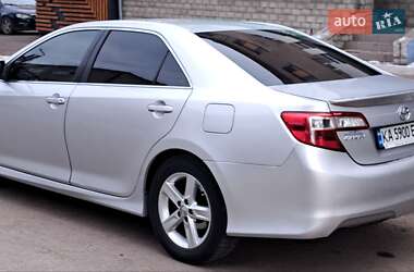 Седан Toyota Camry 2014 в 