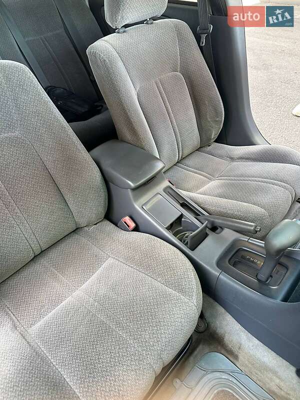 Седан Toyota Camry 2000 в Одессе