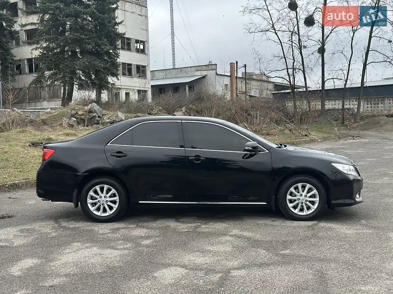 Седан Toyota Camry 2012 в 