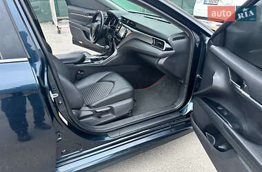 Седан Toyota Camry 2017 в 