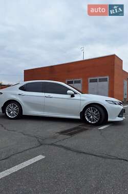 Седан Toyota Camry 2018 в 