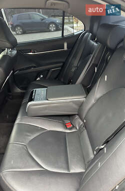 Седан Toyota Camry 2019 в 