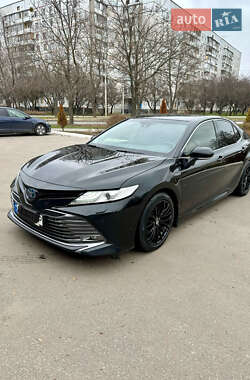 Седан Toyota Camry 2019 в 